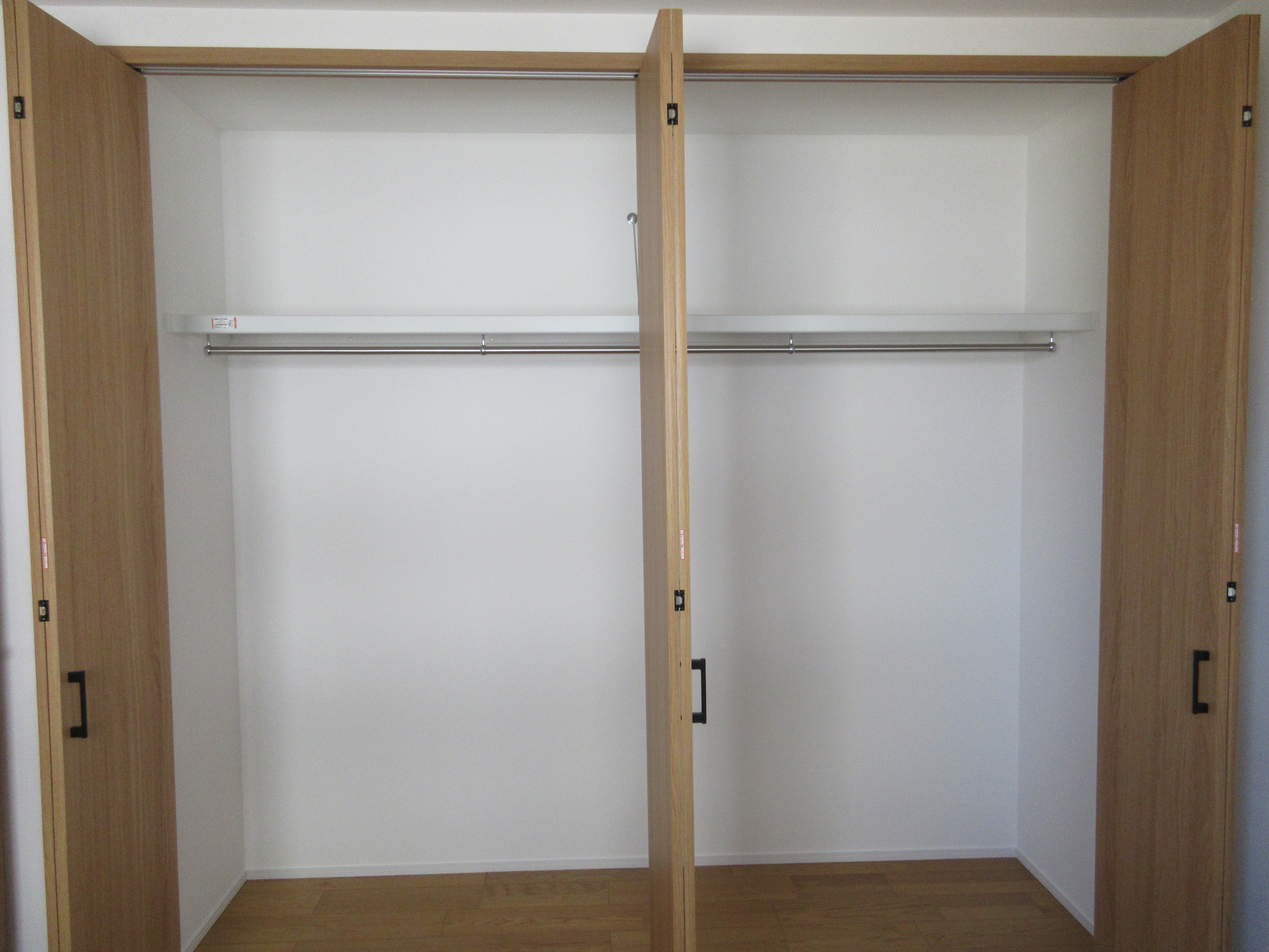 2階 クローゼット収納 2階 クローゼット収納