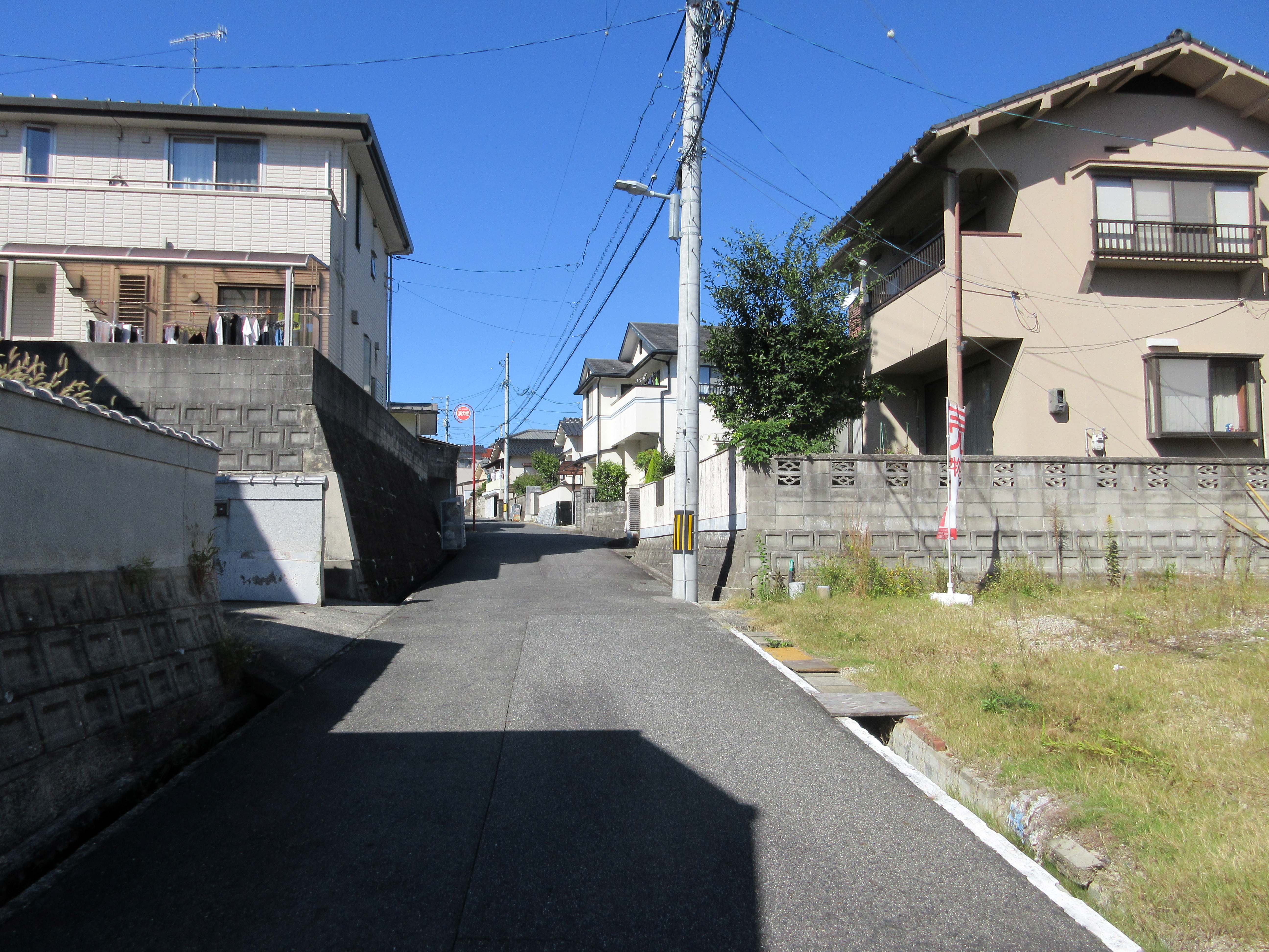 南西側 前面道路 南西側 前面道路