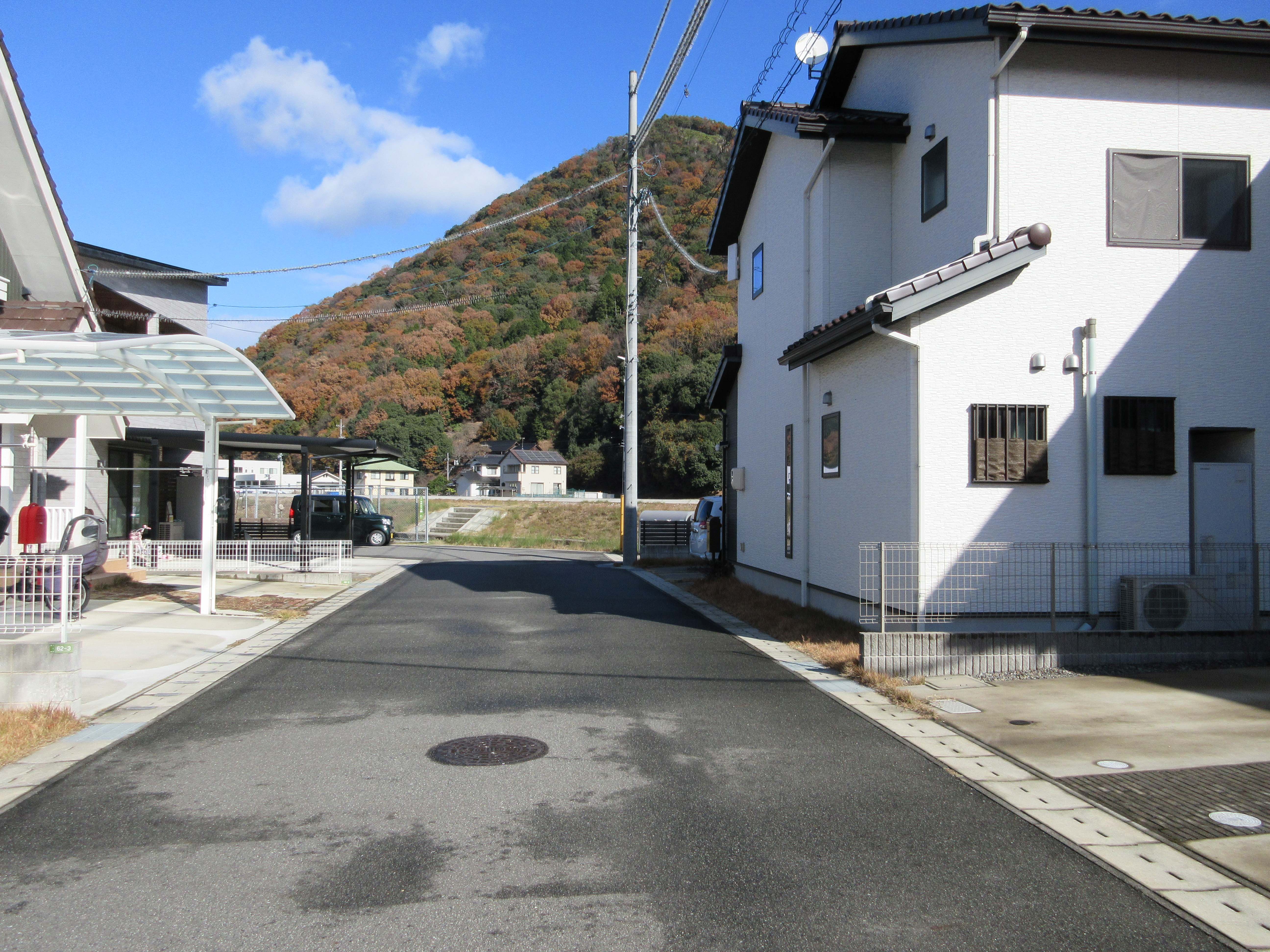 北西側 前面道路 北西側 前面道路