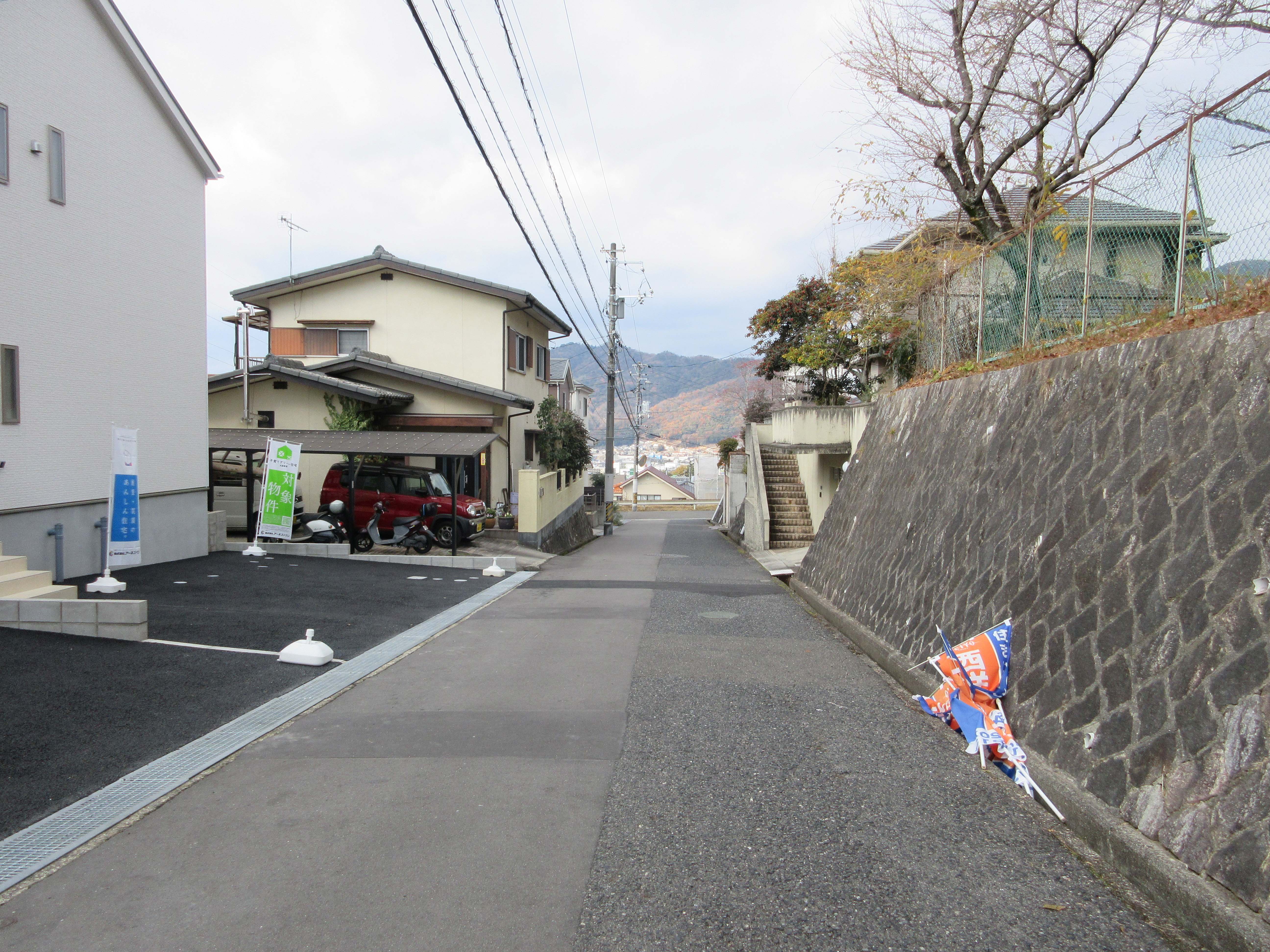 北東側 前面道路 北東側 前面道路