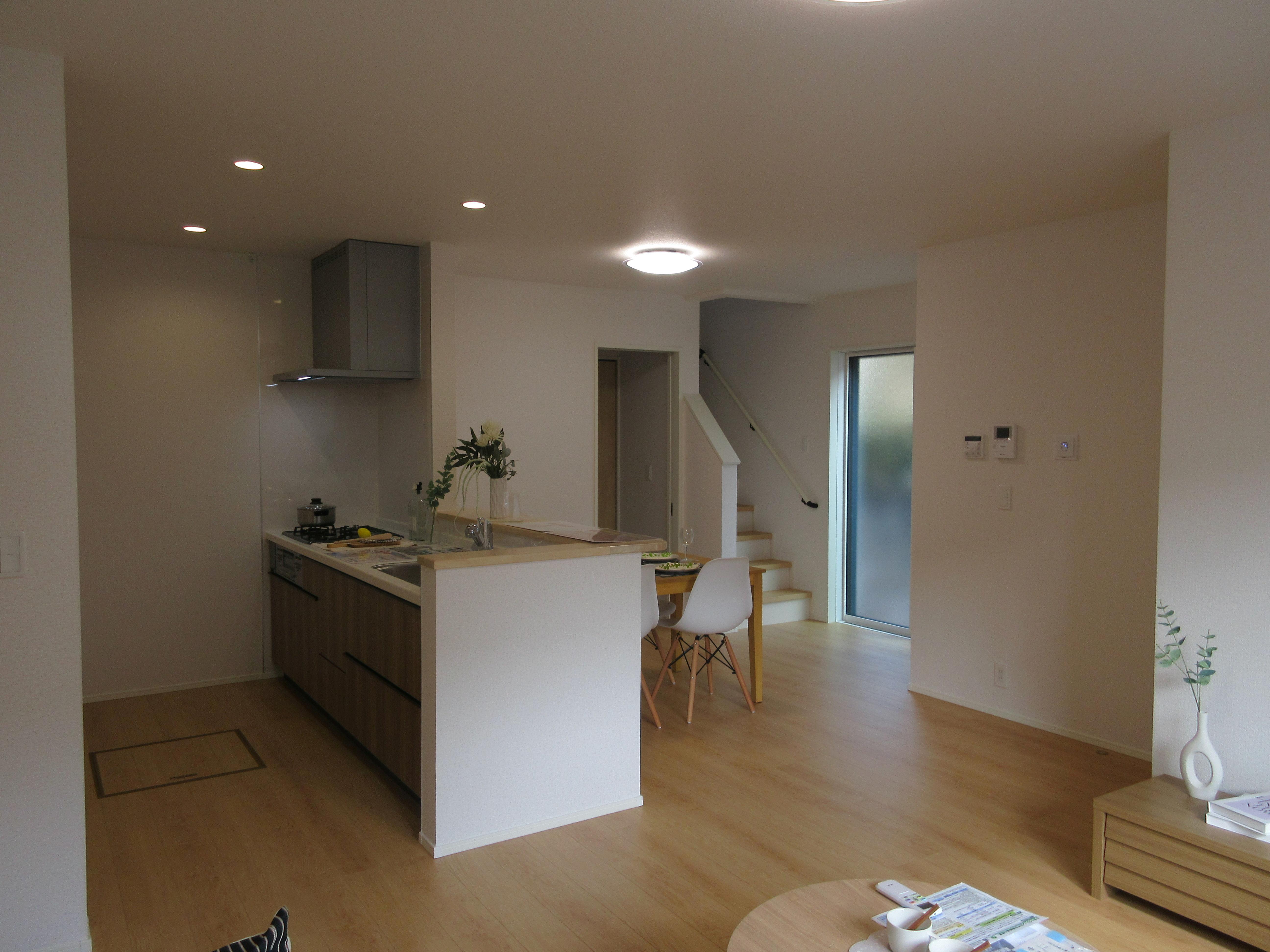 LDK 17.2帖(居間) LDK 17.2帖(居間)