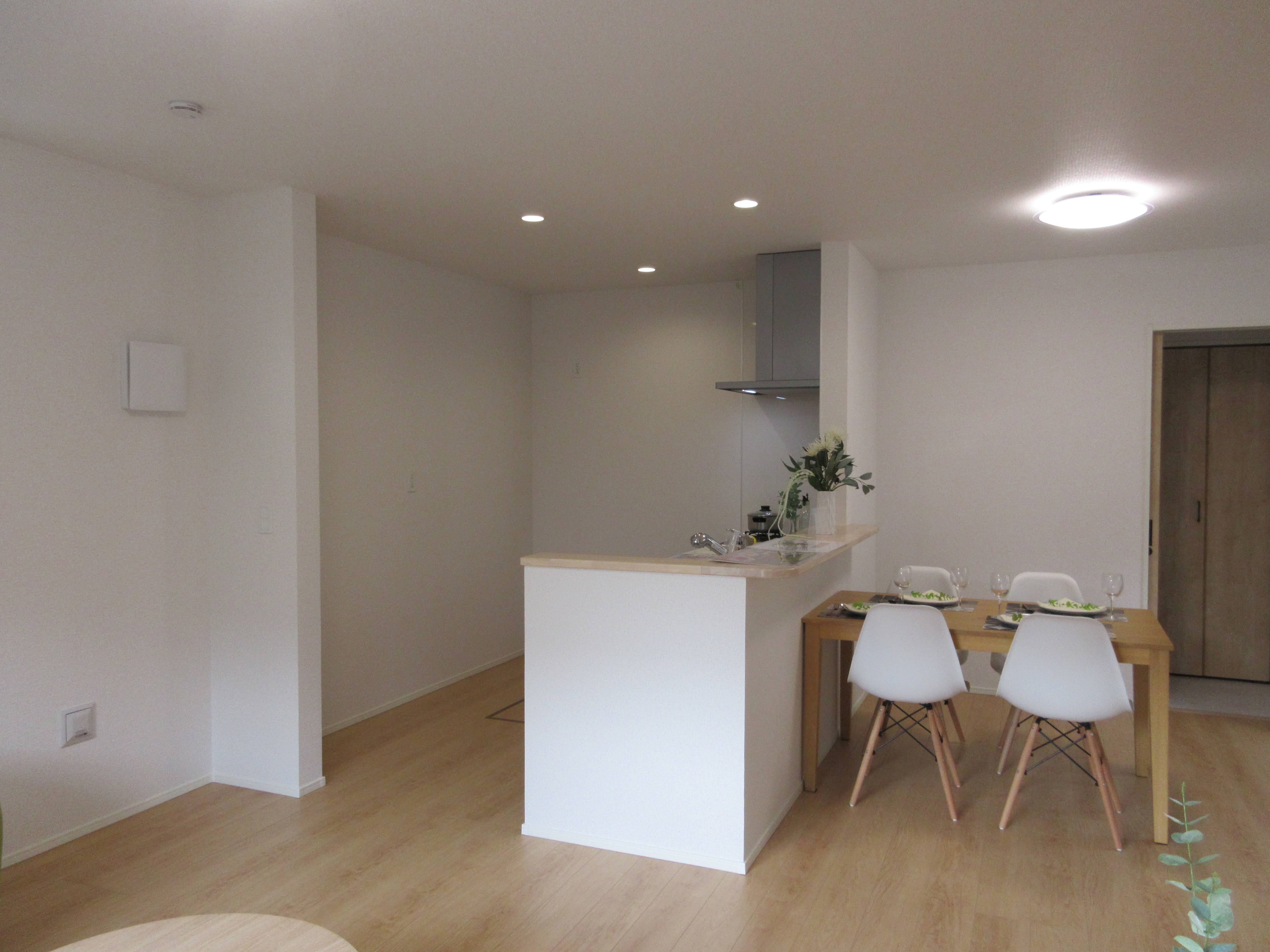 LDK 17.2帖(居間) LDK 17.2帖(居間)