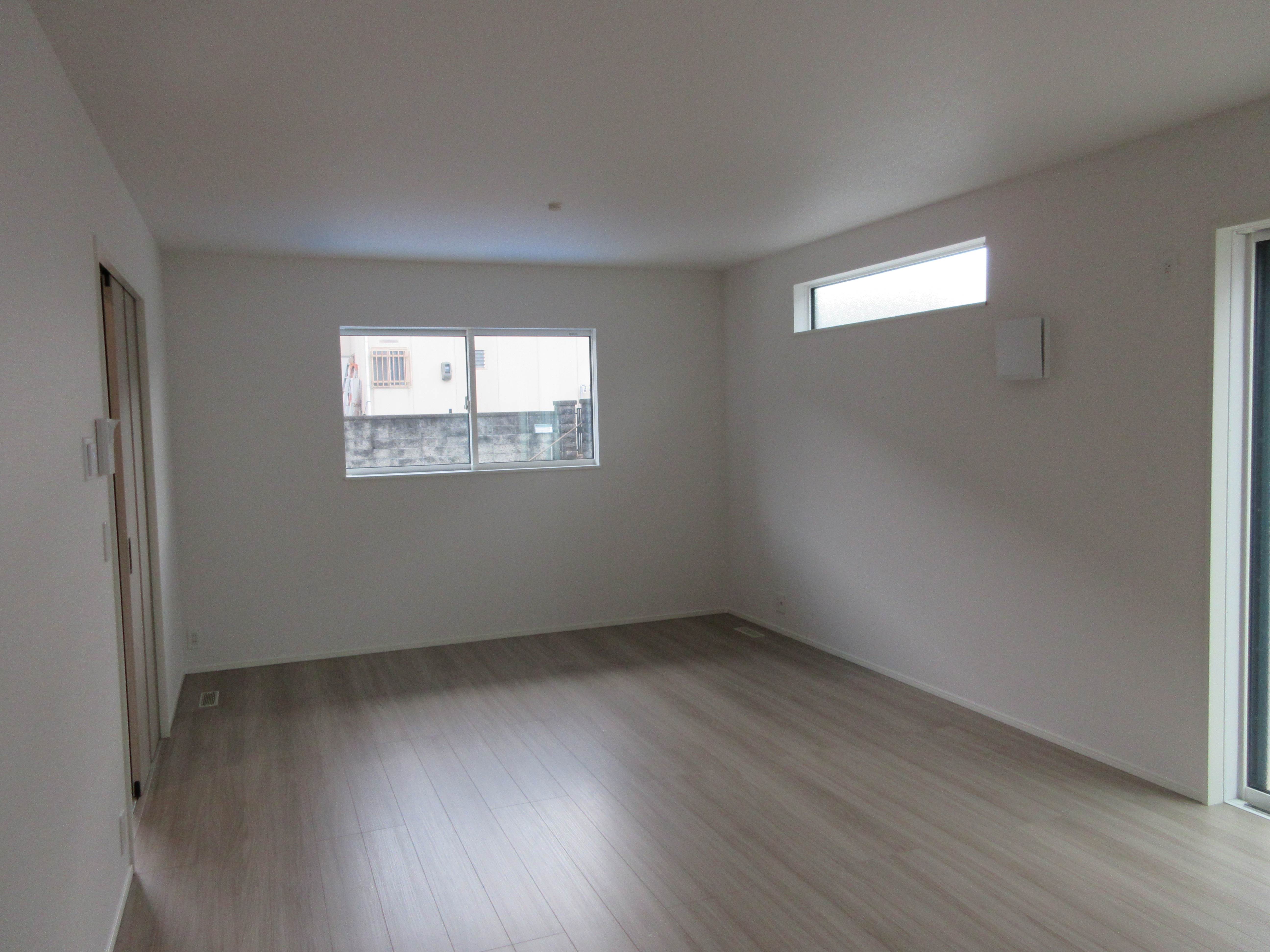 LDK 18帖(居間) LDK 18帖(居間)