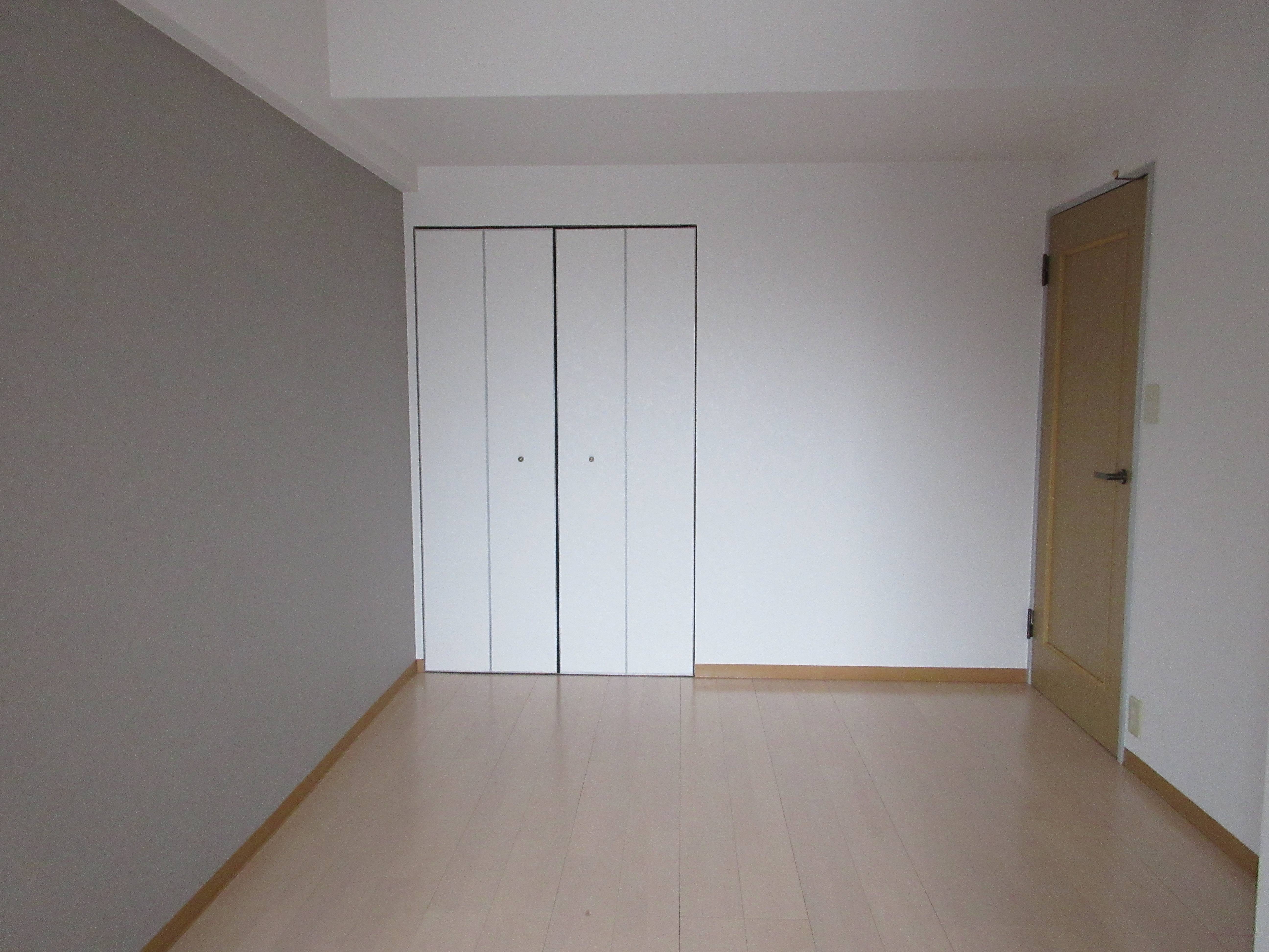 洋室 約6.4帖(寝室) 洋室 約6.4帖(寝室)