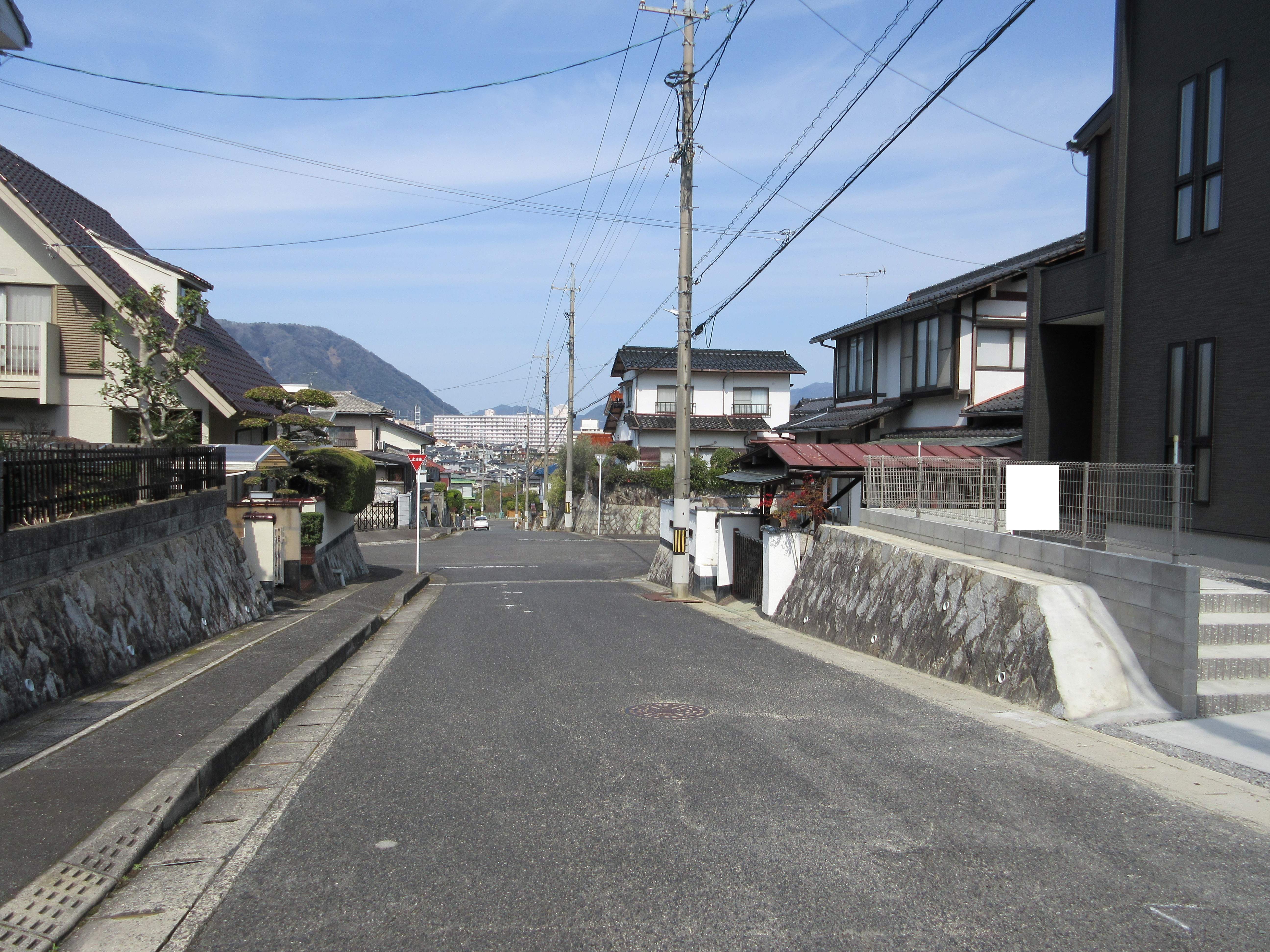 南西側 前面道路 南西側 前面道路