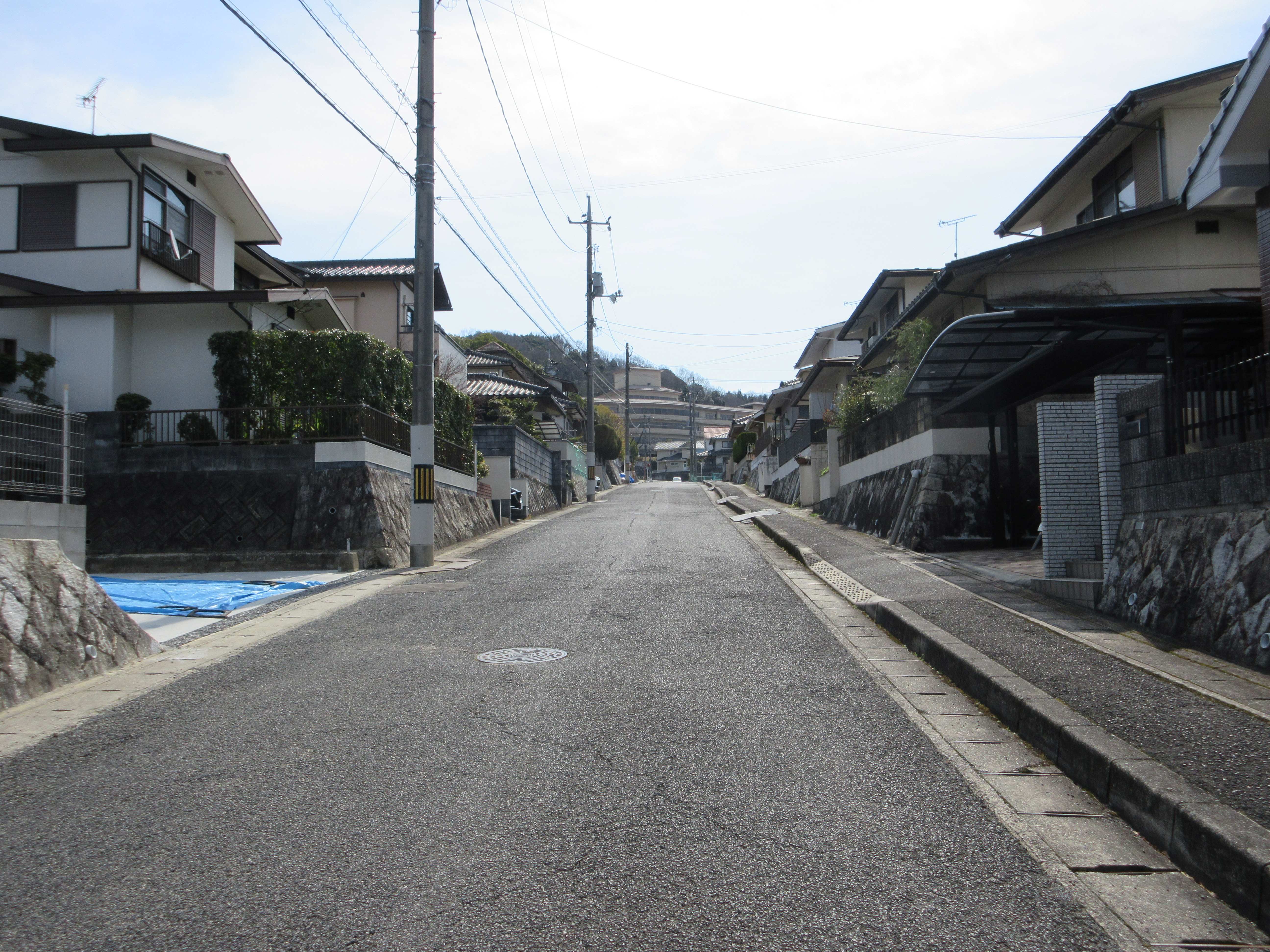 南西側 前面道路 南西側 前面道路