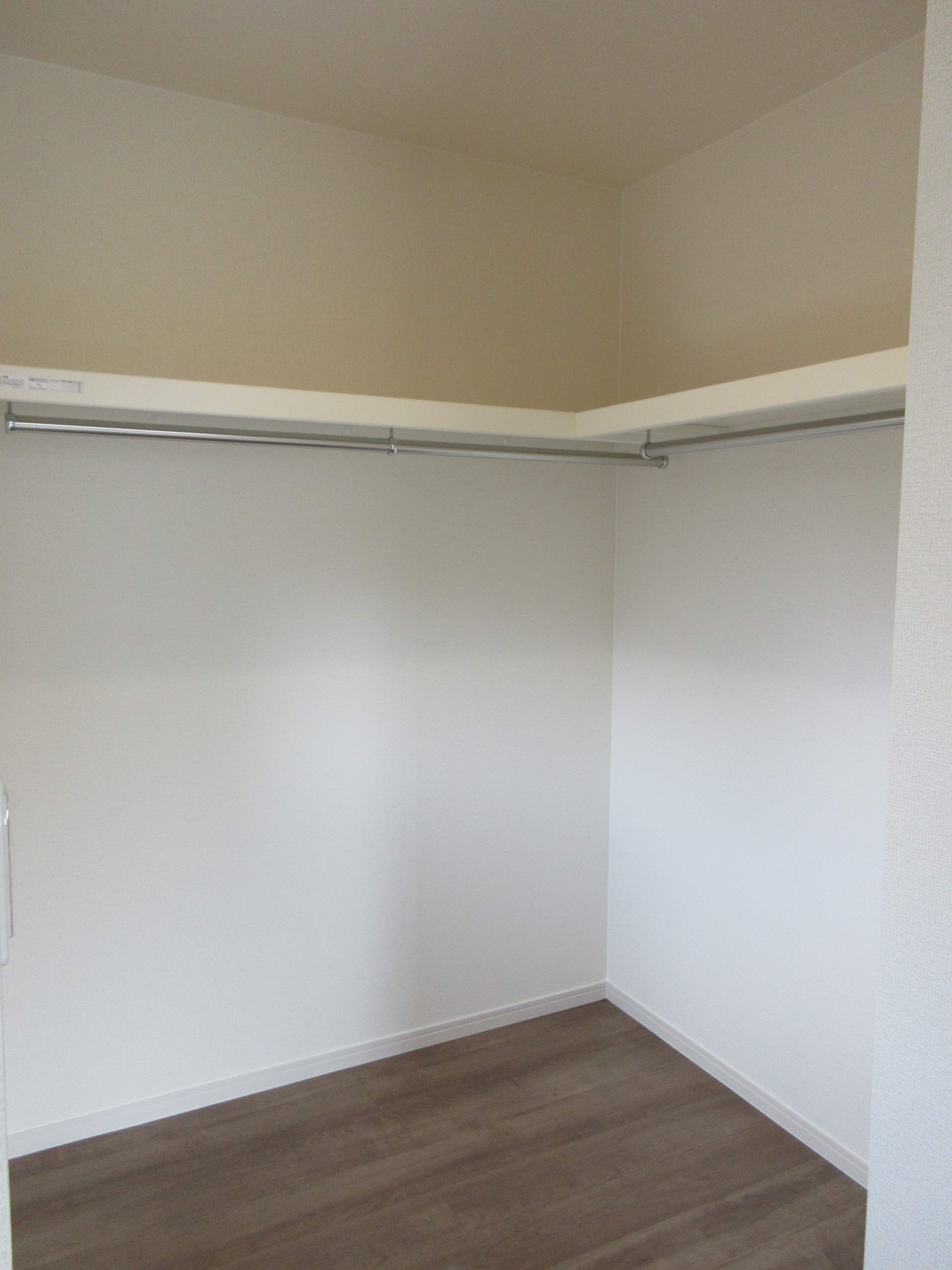 2階 ウォークインクローゼット収納 2階 ウォークインクローゼット収納