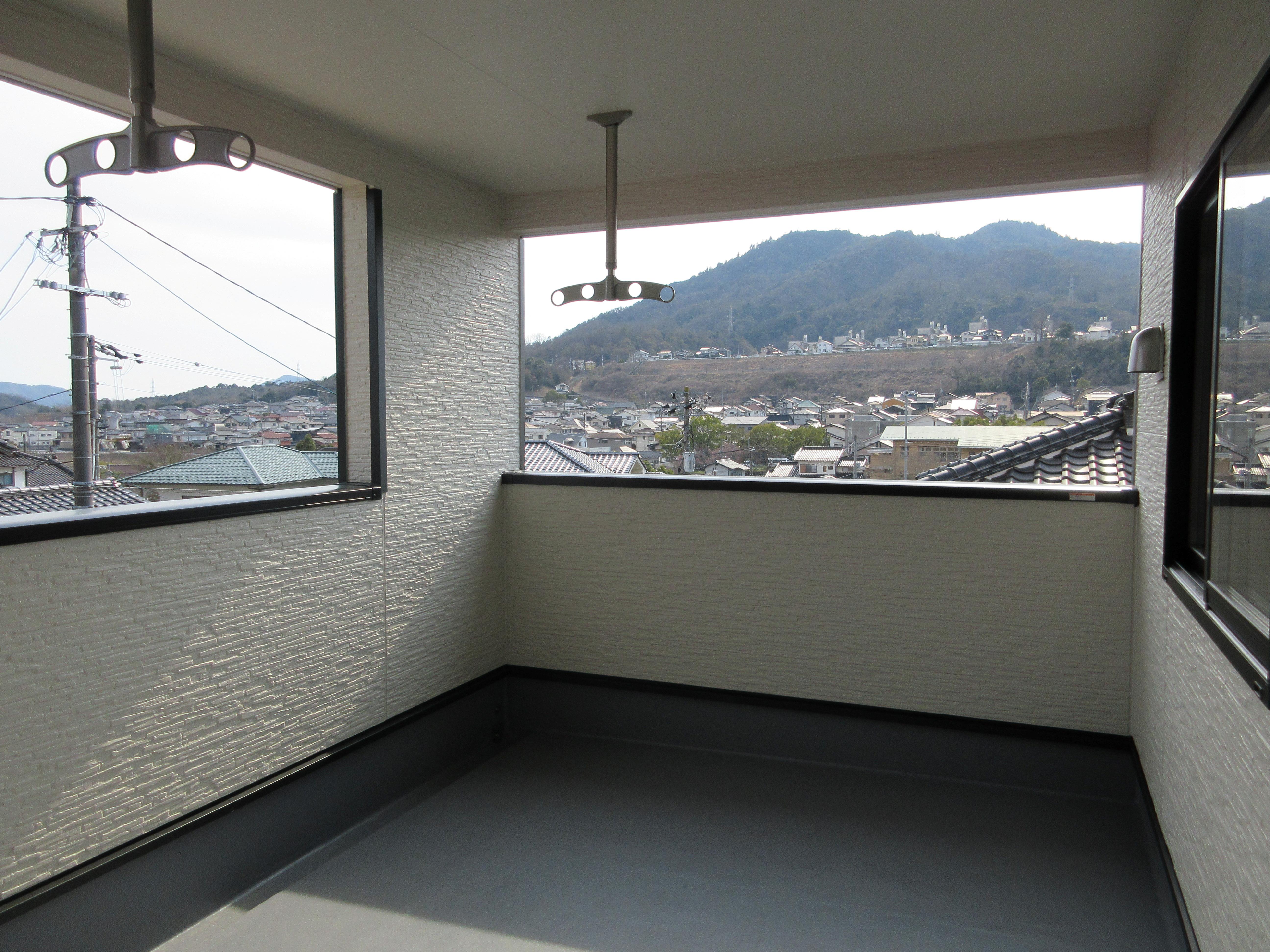 バルコニー バルコニー