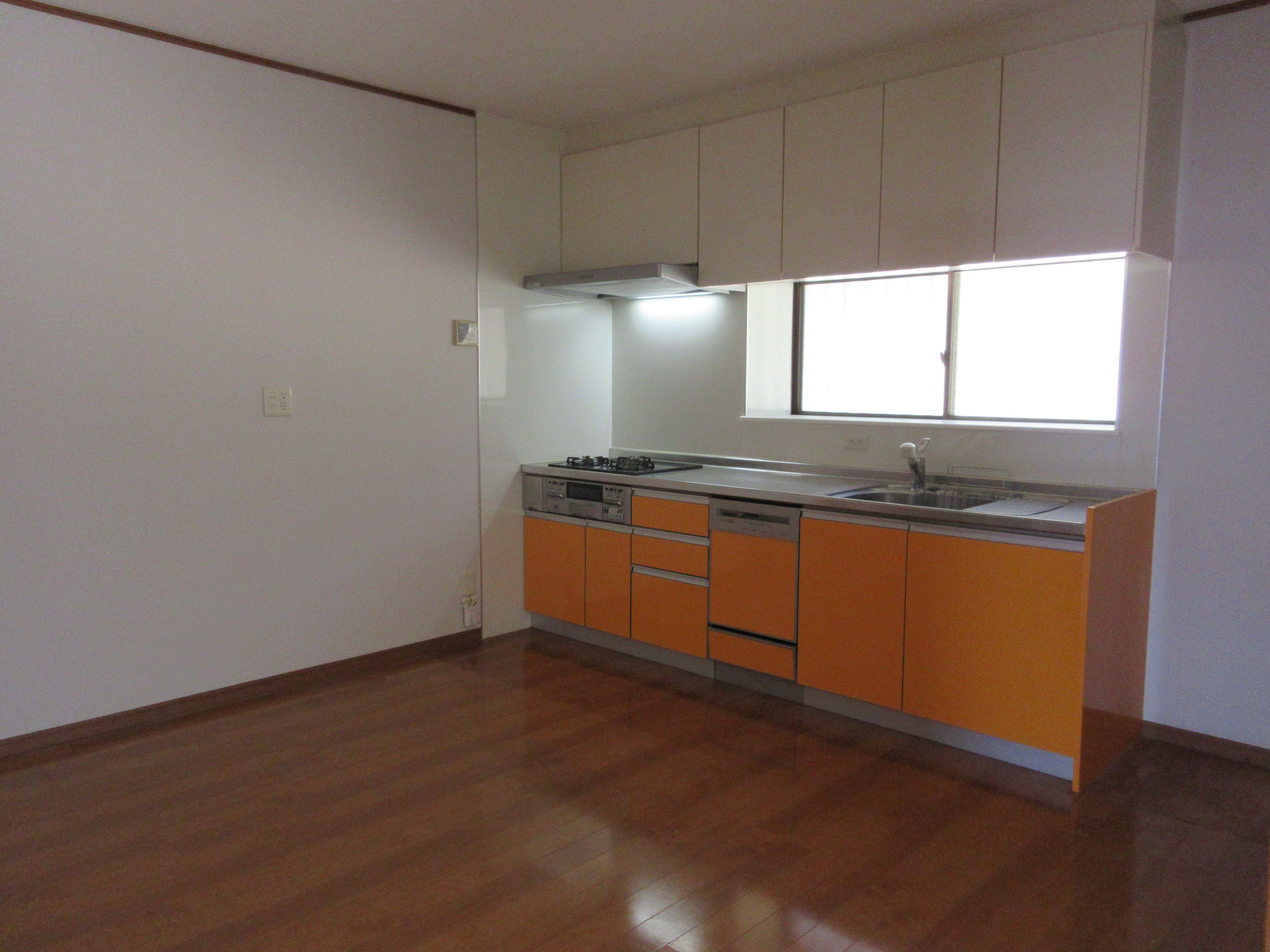 母屋 1階 ダイニング 8帖(居間) 母屋 1階 ダイニング 8帖(居間)